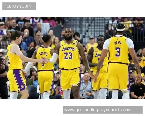骑士队与湖人激战正酣NBA赛季焦点对决引发球迷热议